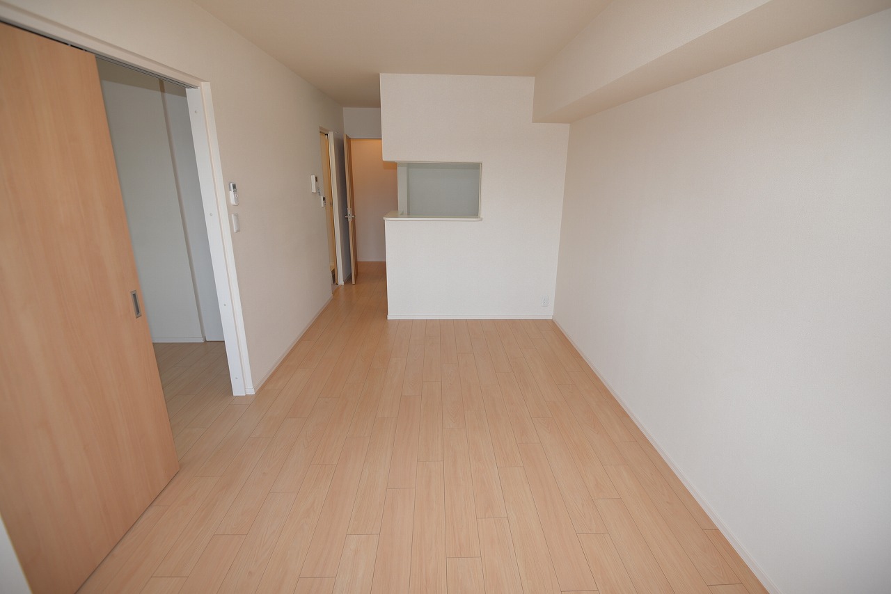 居室・リビング　写真は同マンションの他の部屋のものです