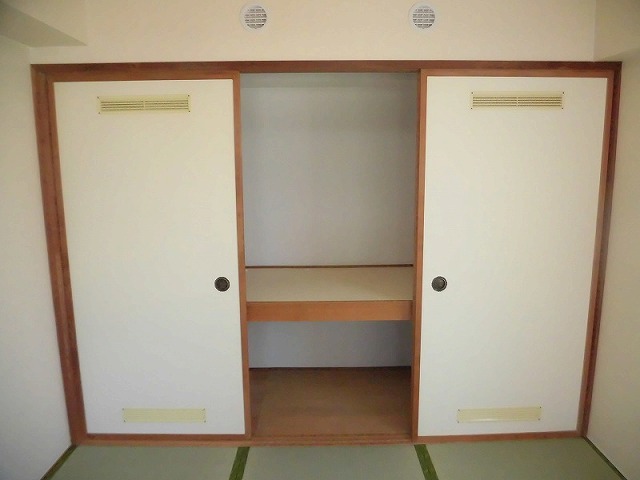 グレイシャス幌彩の内装写真