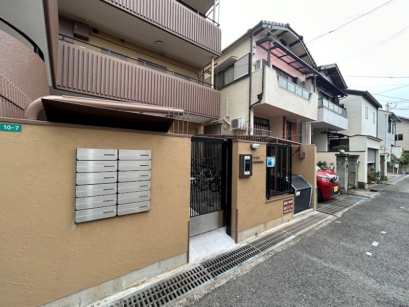 ベヌスタ西宮の外観写真