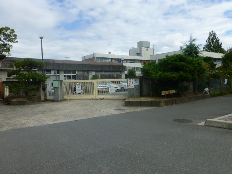 小学校　郡山北小学校（小学校）まで724m