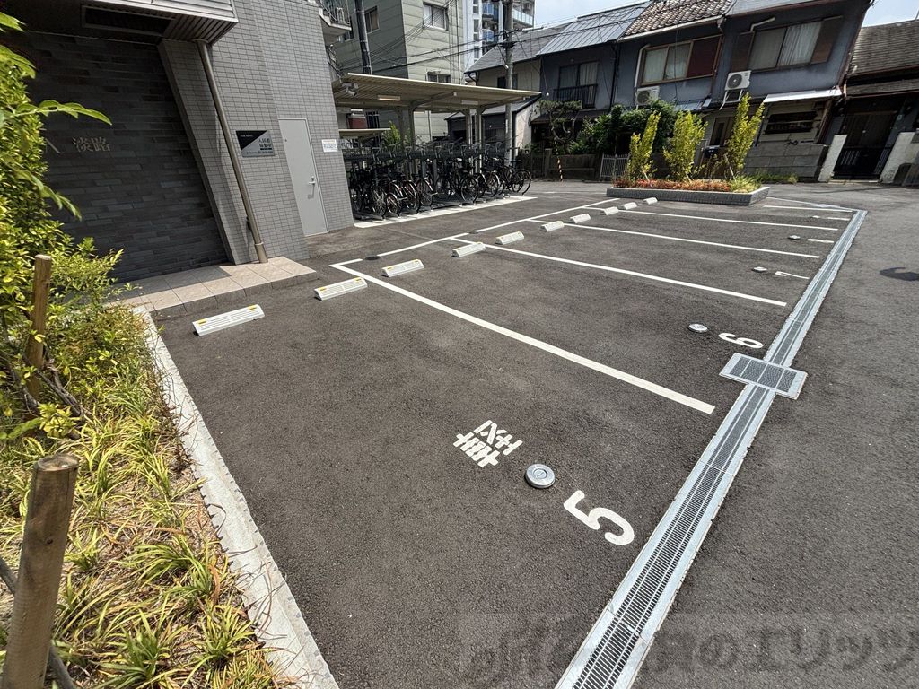 駐車場　駐車場