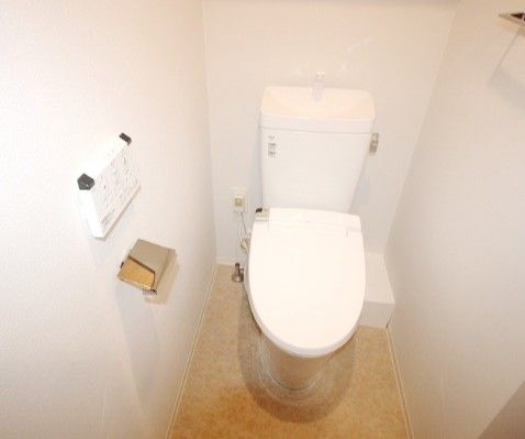 トイレ　参考写真：別部屋タイプ