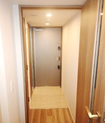 玄関　参考写真：別部屋タイプ