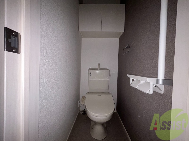 トイレ　トイレはウォシュレット機能付きです。安心して使用できますね。
