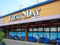 スーパー　フードマーケットMom初生店（スーパー）まで224m