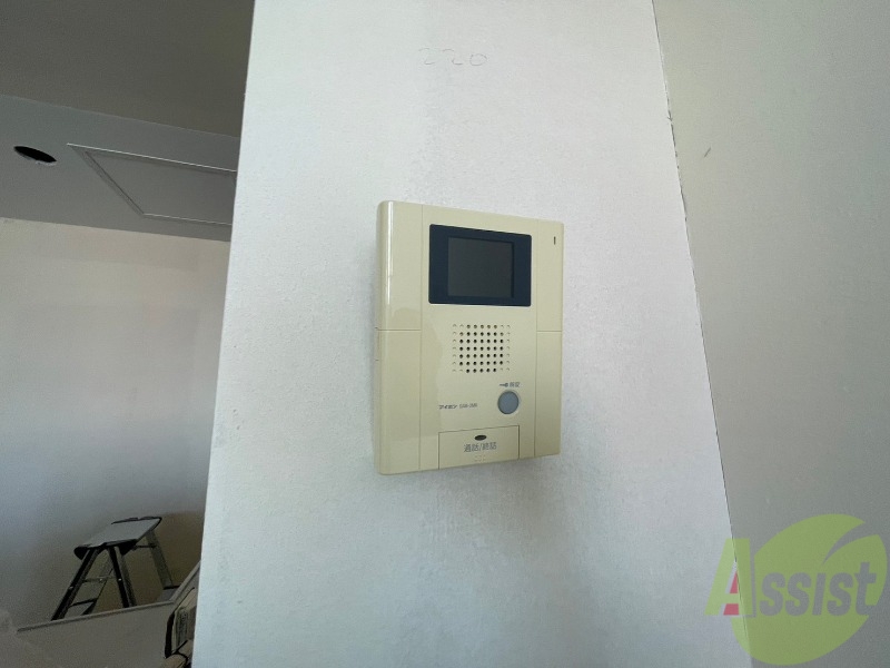 セキュリティ　ＴＶモニター付インターホンです。来客者の顔が見えるので安心！