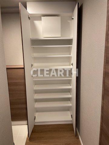 収納　同タイプ別室参考写真（色味が異なります）