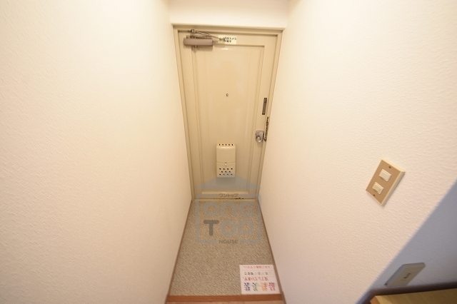 コーポ白樺古市の玄関写真
