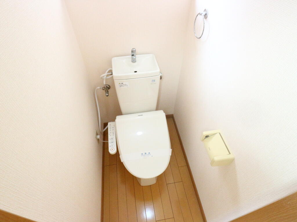 京急本線 平和島駅 徒歩7分 2階建 築70年のトイレ写真