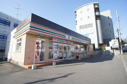 コンビニ　セブンイレブン 厚木愛甲西1丁目店（コンビニ）まで378m