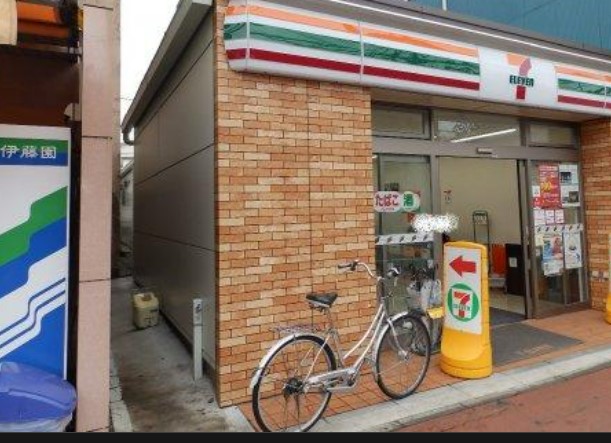 コンビニ　セブンイレブン 横浜弘明寺駅前店（コンビニ）まで364m