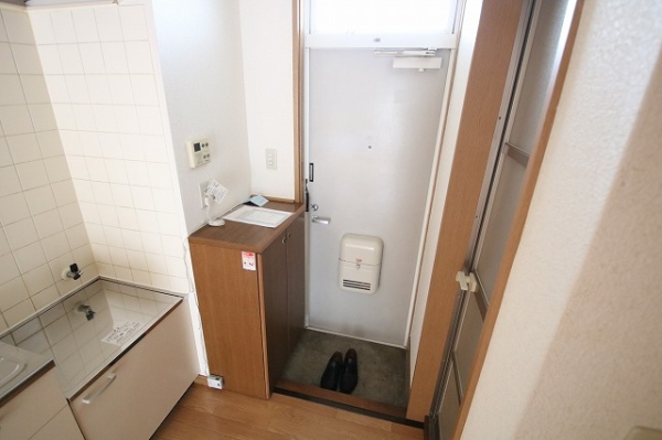 南台ハイツ G棟の玄関写真