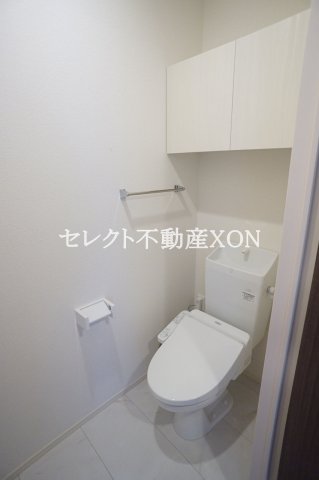 トイレ　【ブルーム】温水洗浄便座完備です☆