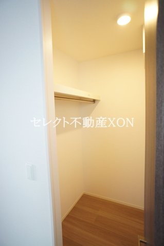 収納　【ブルーム】ウォークインクローゼットで床がフラットなのでキャ