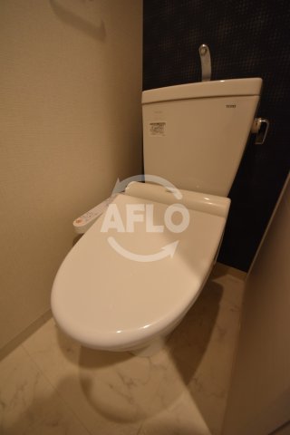 トイレ　エスライズ東本町　温水洗浄便座