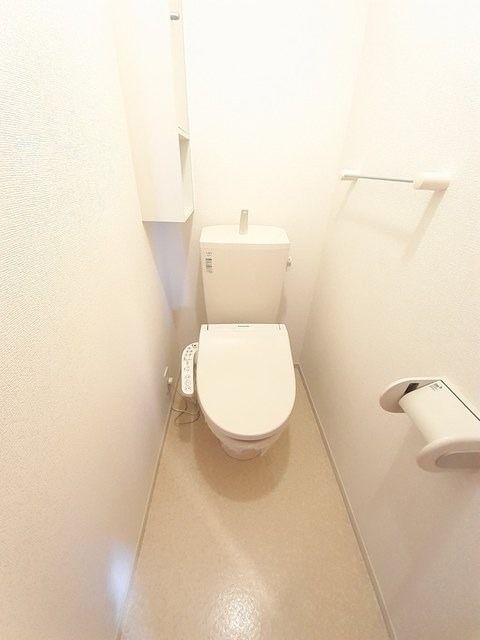 ロイ モンテーニュ IIIのトイレ写真