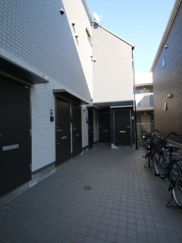 エントランス　玄関前