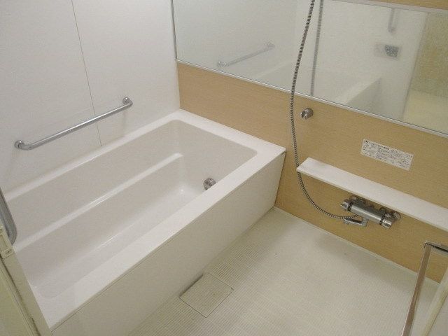バス・シャワールーム　★追い焚き付のゆったりしたバスルームです★