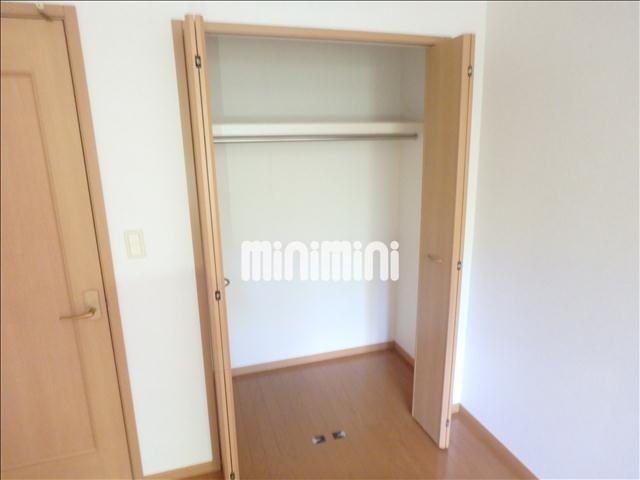 収納　クローゼットでお荷物もすっきり収納。
