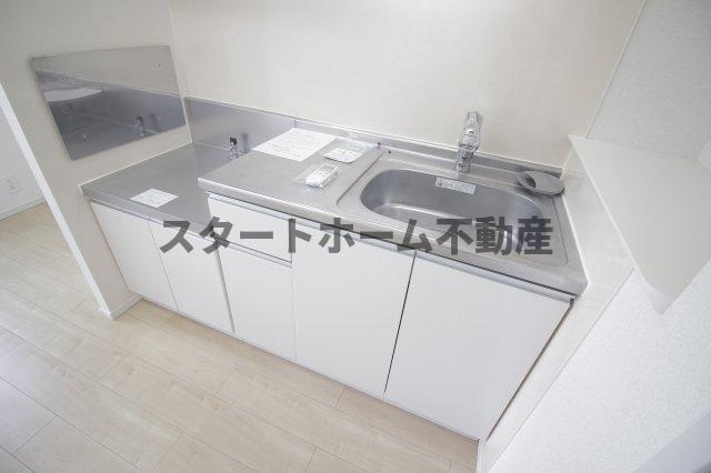 キッチン　コンパクトなキッチンで掃除もラクラク