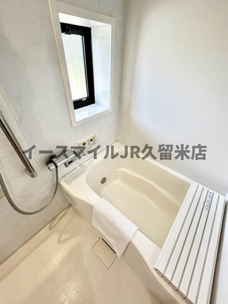 バス・シャワールーム　コンパクトで使いやすいお風呂です