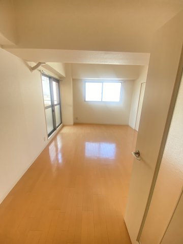 居室・リビング　※写真は同じマンションの違う部屋のものになります。
