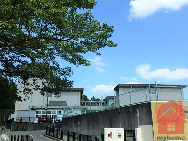 小学校　川西市立多田東小学校（小学校）まで1037m