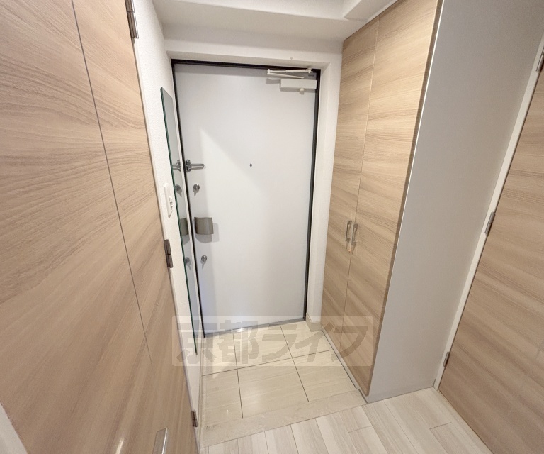 ルーエ五条堀川の玄関写真