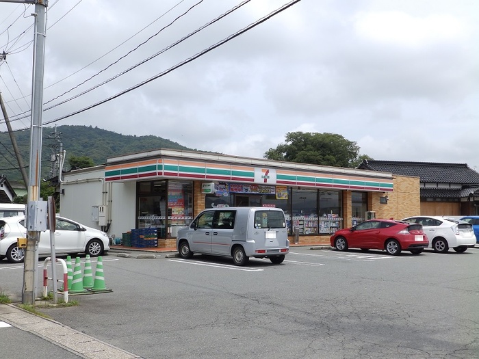 コンビニ　セブンイレブン山口朝田店（コンビニ）まで292m