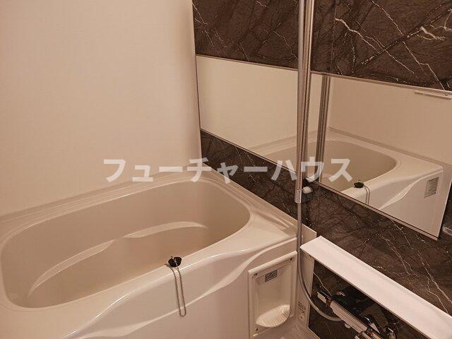 バス・シャワールーム　ゆったり過ごせるお風呂です