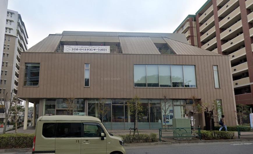 図書館　町田市立鶴川駅前図書館（図書館）まで793m