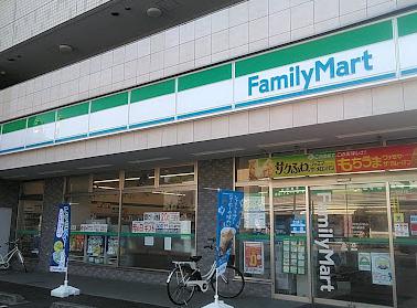 コンビニ　ファミリーマート 鶴川駅西店（コンビニ）まで865m