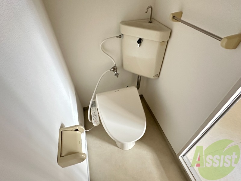 トイレ　トイレは、嬉しいウォシュレット付きです。