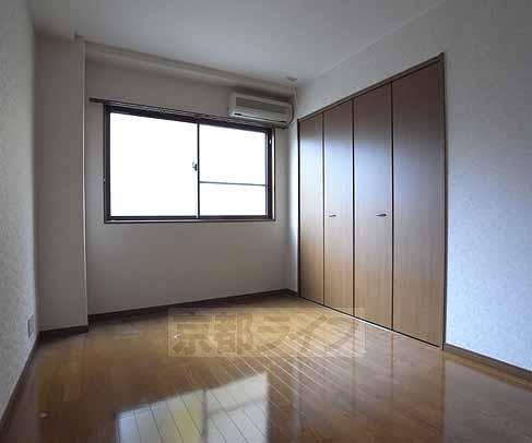 居室・リビング　広々とした部屋です。
