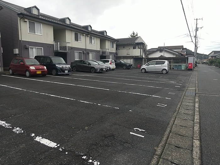 駐車場　駐車場