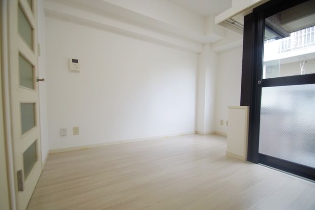 居室・リビング　※別部屋参考写真です