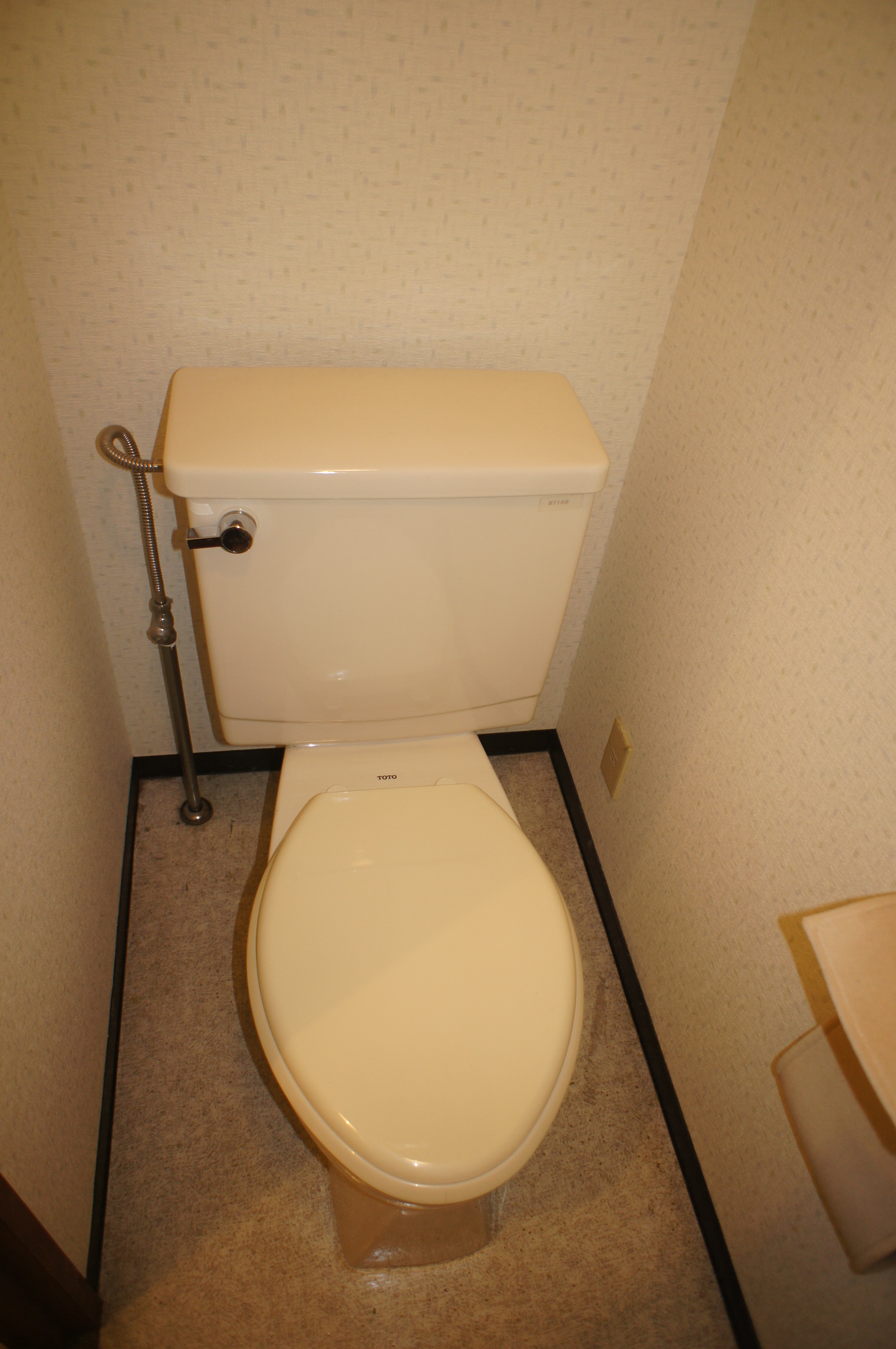 ＪＲ総武線 幕張本郷駅 徒歩10分 2階建 築32年のトイレ写真