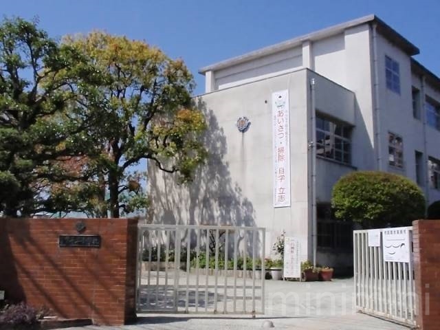 小学校　福岡市立千早小学校（小学校）まで402m