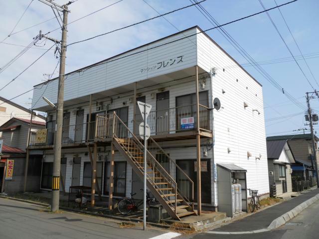 函館市堀川町のアパートの建物外観