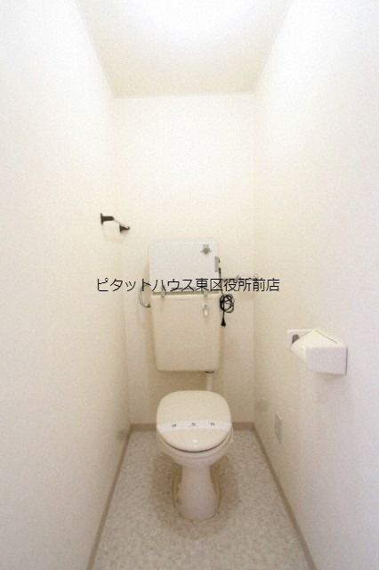 【札幌市東区北二十三条東のマンションのトイレ】
