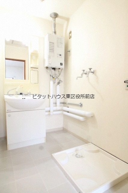 【札幌市東区北二十三条東のマンションの洗面設備】
