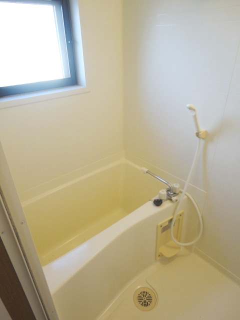 バス・シャワールーム　落ち着いた空間のお風呂です