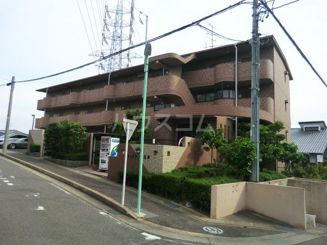 名古屋市名東区松井町のマンションの建物外観