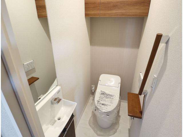【奈良市西大寺南町のマンションのトイレ】