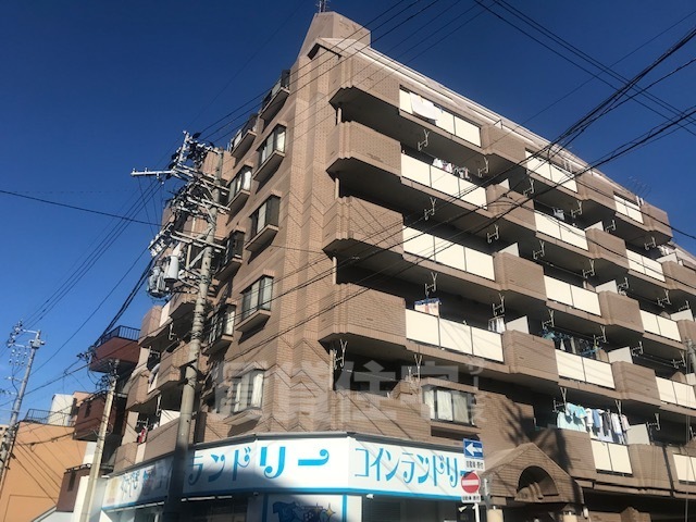 名古屋市中区松原のマンションの建物外観