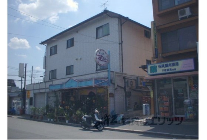 京都市左京区岩倉三宅町のマンションの建物外観