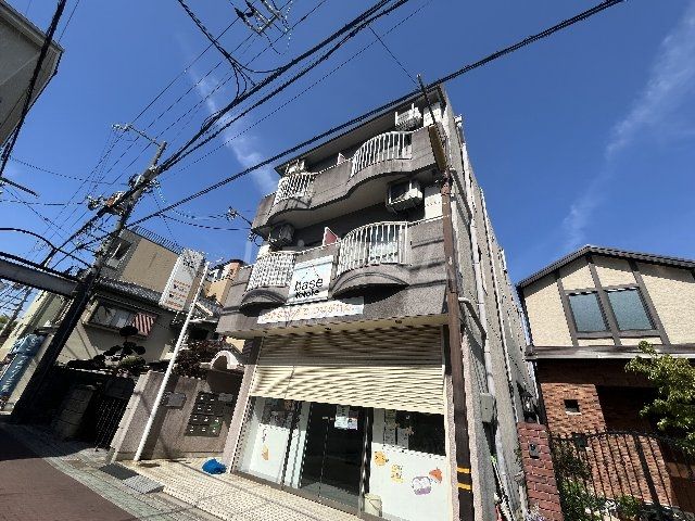 茨木市本町のマンションの建物外観