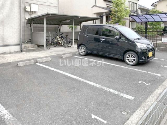 【ボナールの駐車場】