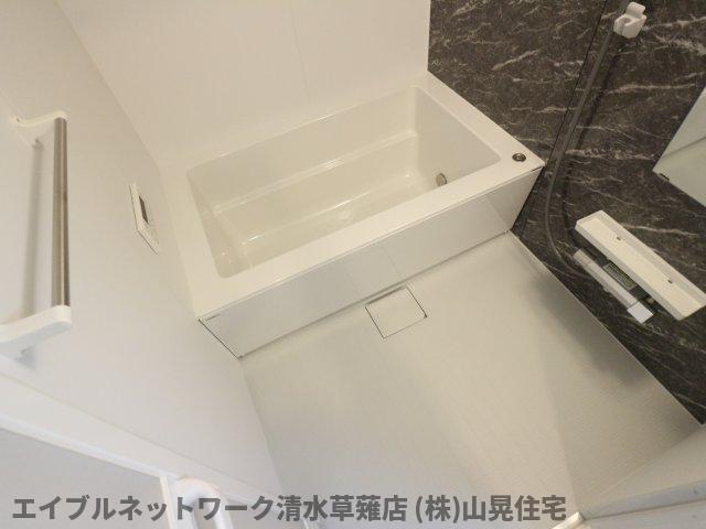 バス・シャワールーム　ゆったり過ごせるお風呂です