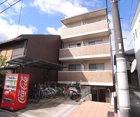 京都市伏見区京町６丁目のマンションの建物外観